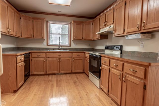 33523 Roselawn Street, New Baltimore, MI 48047