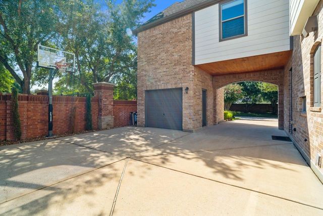 19214 Noah Arbor Lane, Houston, TX 77094