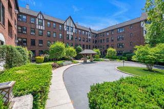 240 Bronxville Road C1, Bronxville, NY 10708