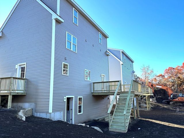 1234 State Rd 2, Plymouth, MA 02360