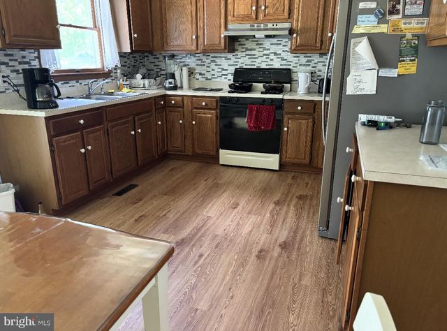 17 MARIE DR, Hanover, PA 17331