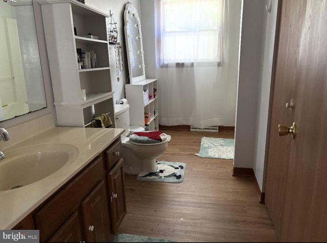 17 MARIE DR, Hanover, PA 17331