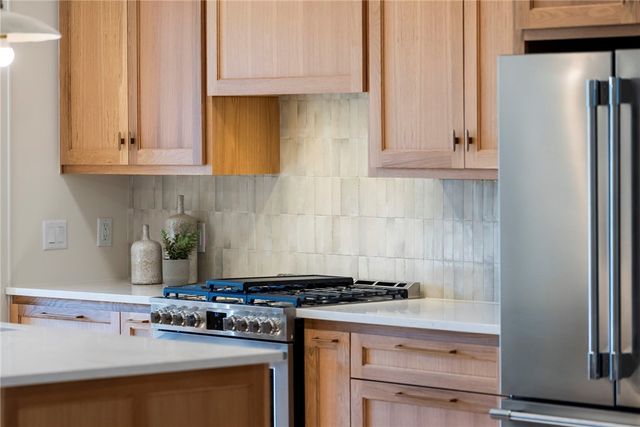 426 SE C Street, Bentonville, AR 72712