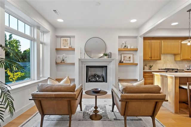 426 SE C Street, Bentonville, AR 72712