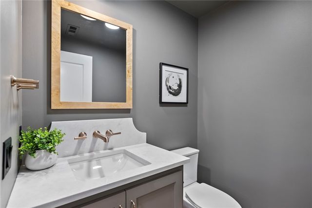 426 SE C Street, Bentonville, AR 72712