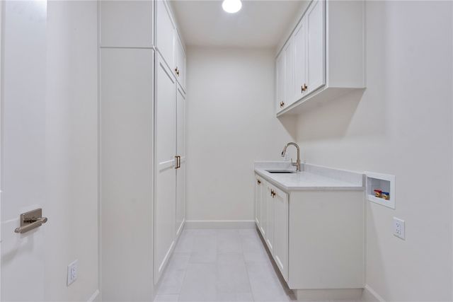 426 SE C Street, Bentonville, AR 72712