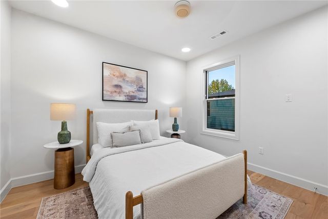 426 SE C Street, Bentonville, AR 72712