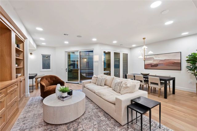 426 SE C Street, Bentonville, AR 72712