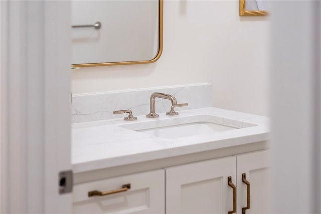 426 SE C Street, Bentonville, AR 72712