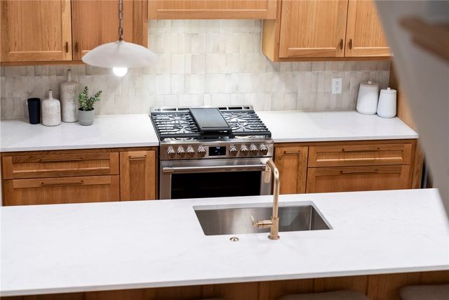 426 SE C Street, Bentonville, AR 72712