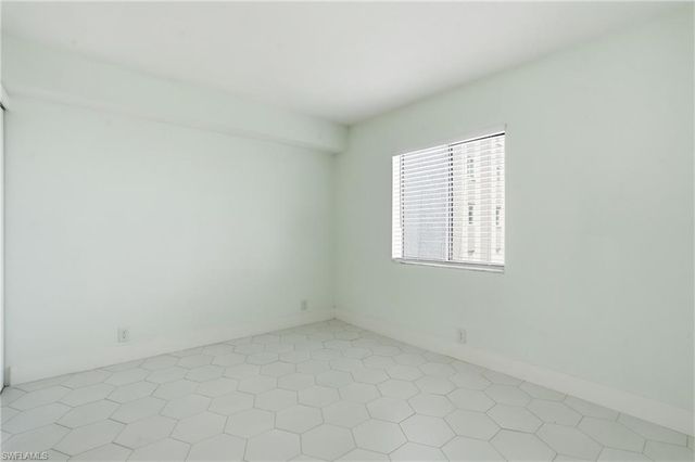 2885 Palm Beach BLVD 402, Fort Myers, FL 33916