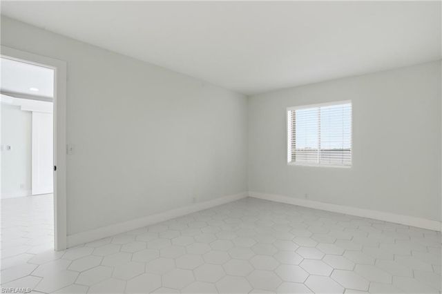2885 Palm Beach BLVD 402, Fort Myers, FL 33916