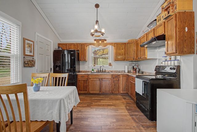 2636 Owens Dr, Santa Fe, TN 38482