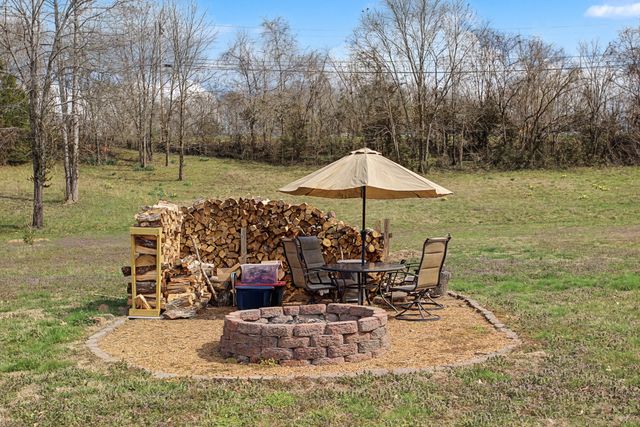 2636 Owens Dr, Santa Fe, TN 38482