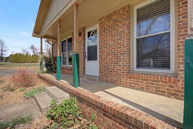 2636 Owens Dr, Santa Fe, TN 38482