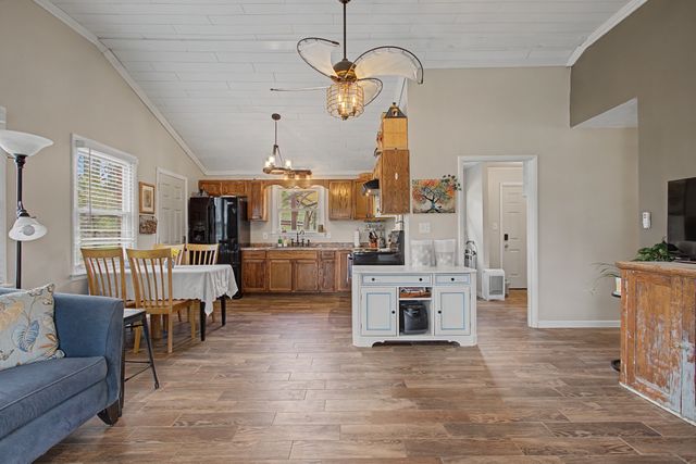 2636 Owens Dr, Santa Fe, TN 38482