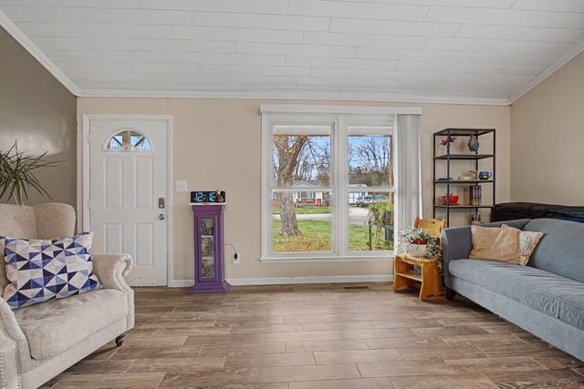 2636 Owens Dr, Santa Fe, TN 38482