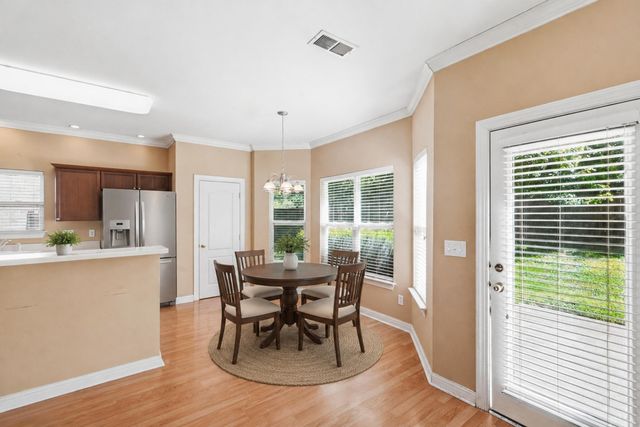 6896 Bridgewater Dr, Nashville, TN 37221