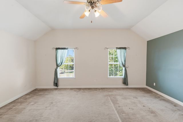 6896 Bridgewater Dr, Nashville, TN 37221