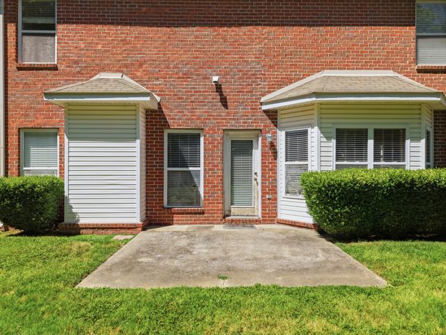 6896 Bridgewater Dr, Nashville, TN 37221