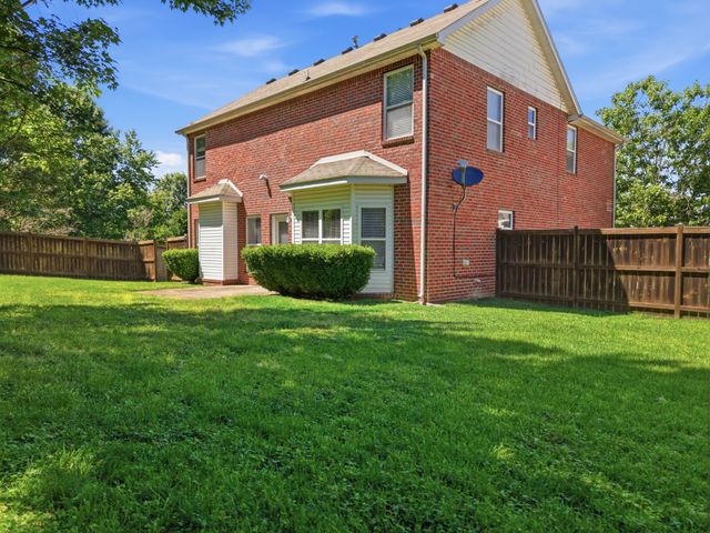 6896 Bridgewater Dr, Nashville, TN 37221
