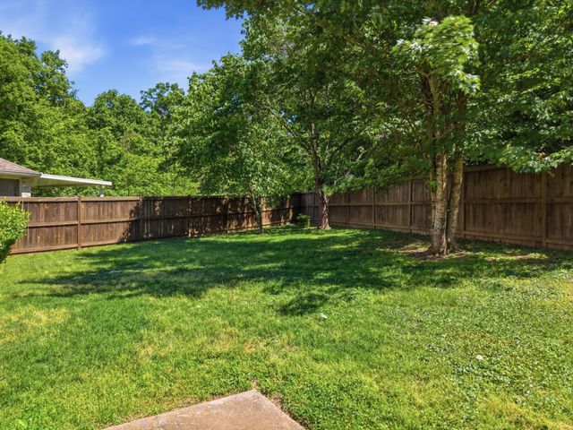 6896 Bridgewater Dr, Nashville, TN 37221