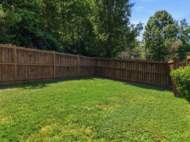 6896 Bridgewater Dr, Nashville, TN 37221