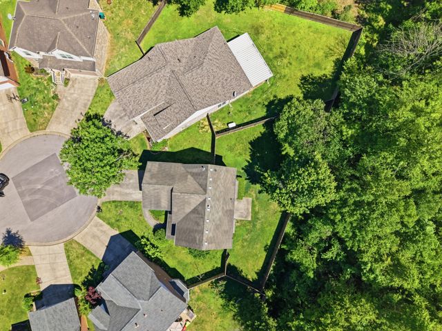 6896 Bridgewater Dr, Nashville, TN 37221
