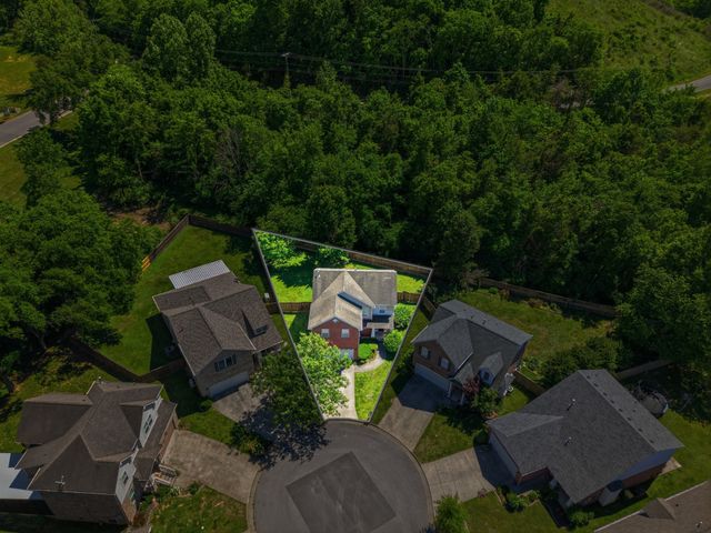 6896 Bridgewater Dr, Nashville, TN 37221