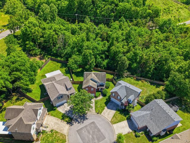 6896 Bridgewater Dr, Nashville, TN 37221