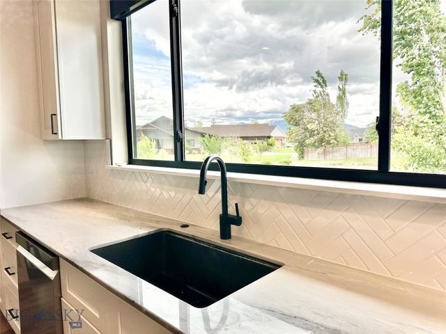 42 Hilgard Peak Court, Bozeman, MT 59718