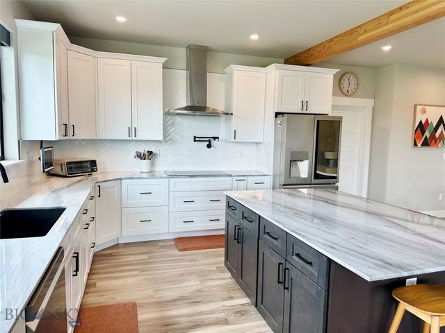 42 Hilgard Peak Court, Bozeman, MT 59718