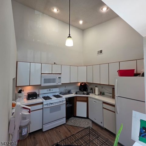 3012 Doolittle Dr, Bridgewater Twp., NJ 08807