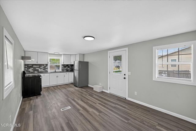 25864 Broad Street, Perrysburg, OH 43551