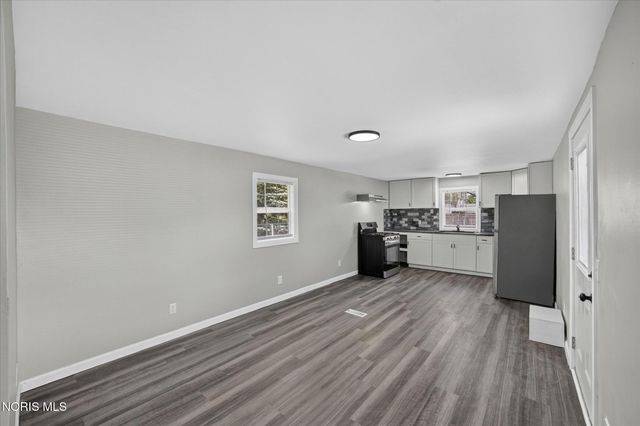 25864 Broad Street, Perrysburg, OH 43551