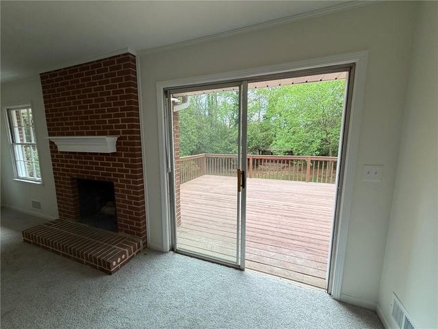 527 Rimrock Trail, Stone Mountain, GA 30083