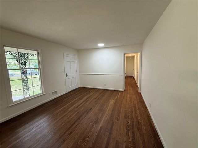 527 Rimrock Trail, Stone Mountain, GA 30083