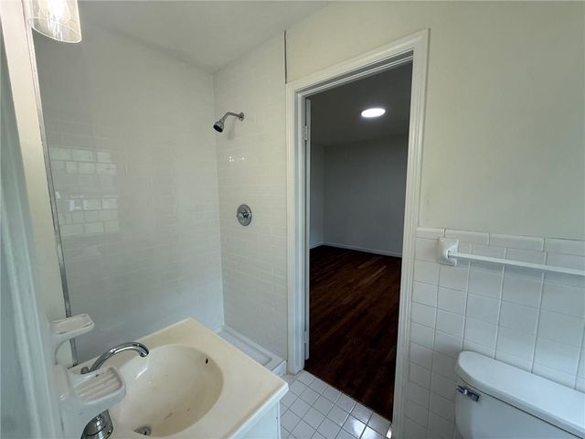 527 Rimrock Trail, Stone Mountain, GA 30083