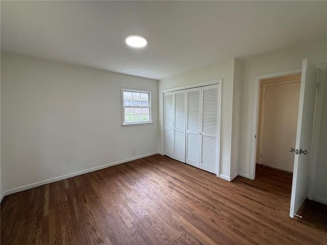 527 Rimrock Trail, Stone Mountain, GA 30083