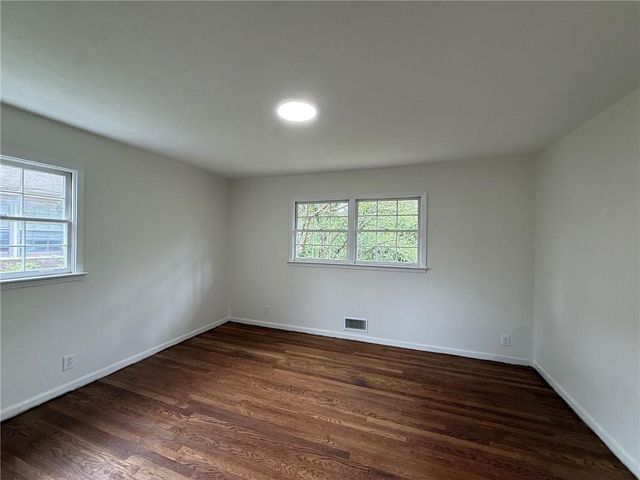 527 Rimrock Trail, Stone Mountain, GA 30083