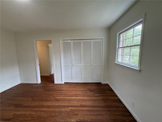 527 Rimrock Trail, Stone Mountain, GA 30083