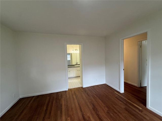 527 Rimrock Trail, Stone Mountain, GA 30083