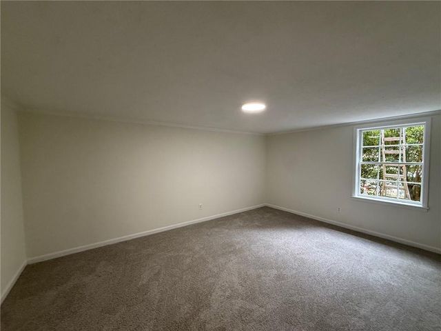 527 Rimrock Trail, Stone Mountain, GA 30083