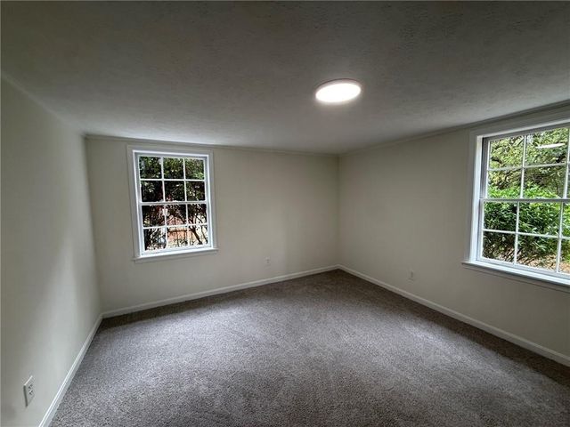 527 Rimrock Trail, Stone Mountain, GA 30083