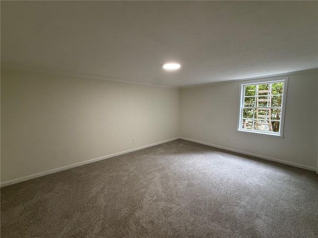 527 Rimrock Trail, Stone Mountain, GA 30083