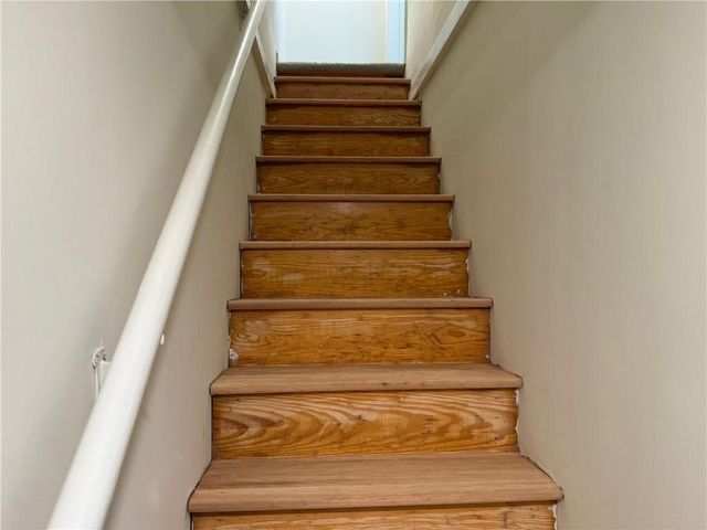 527 Rimrock Trail, Stone Mountain, GA 30083