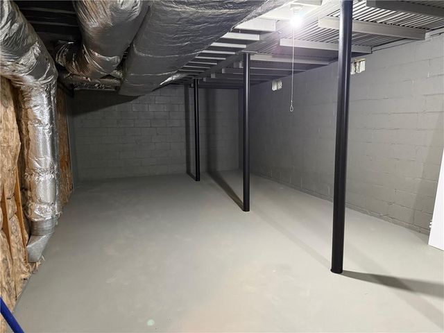 527 Rimrock Trail, Stone Mountain, GA 30083