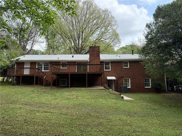 527 Rimrock Trail, Stone Mountain, GA 30083