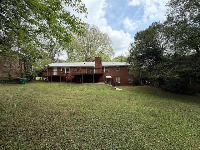 527 Rimrock Trail, Stone Mountain, GA 30083