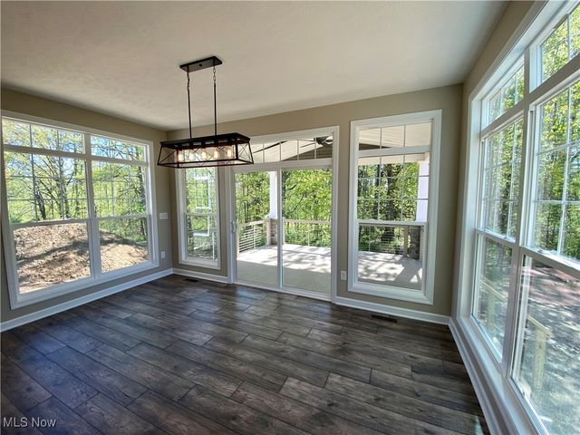 2244 Ledgestone Drive NW, Uniontown, OH 44685